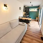 Luxuscontainer Am Nürburgring #3 *