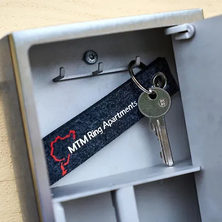 Luxuscontainer Am Nuerburgring #3 דירה אדנאו