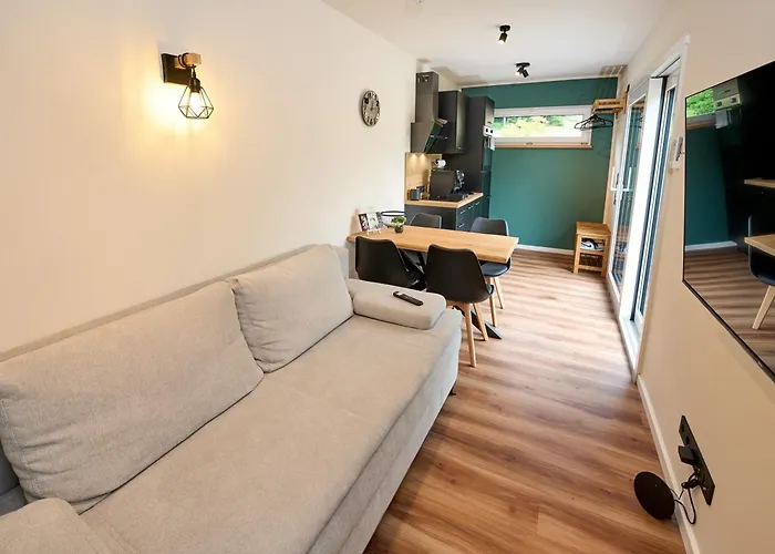 Luxuscontainer Am Nuerburgring #3 *