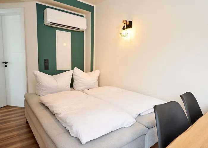 Luxuscontainer Am Nuerburgring #3 * Adenau