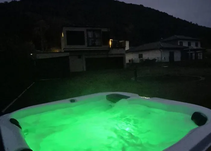 Luxuscontainer Am Nuerburgring #3 *